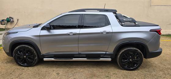 FIAT TORO 1.3 TURBO 270 FLEX VOLCANO AT6 FIAT TORO 1.3 TURBO 270 FLEX VOLCANO AT6